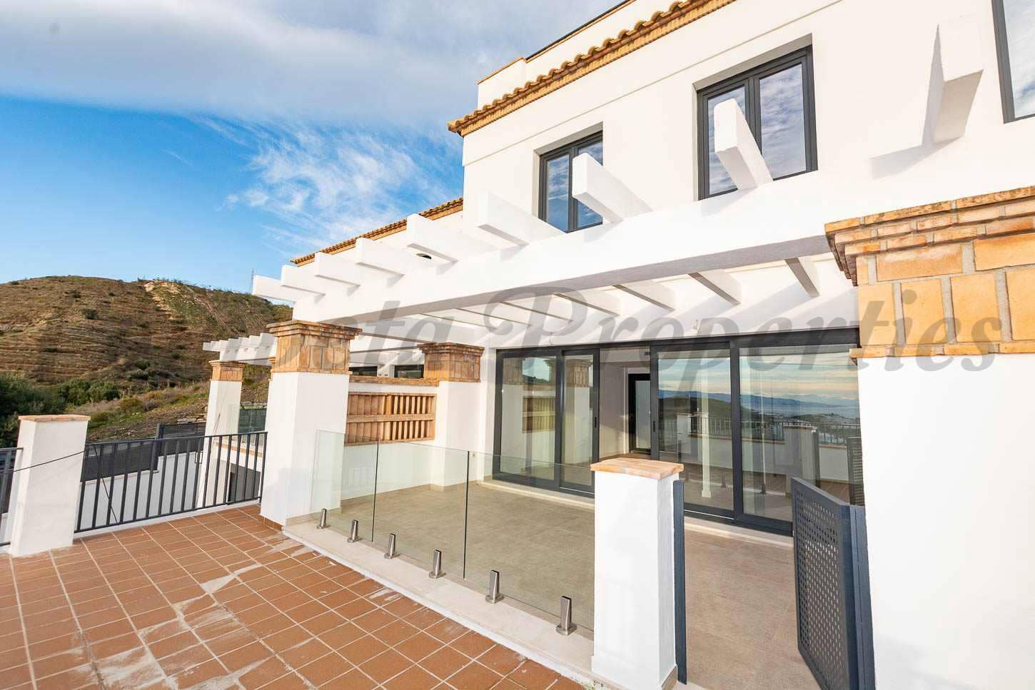 2 bedroom Terraced Villa for sale in Torrox-Costa - € 347,000 (Ref: 9534802)