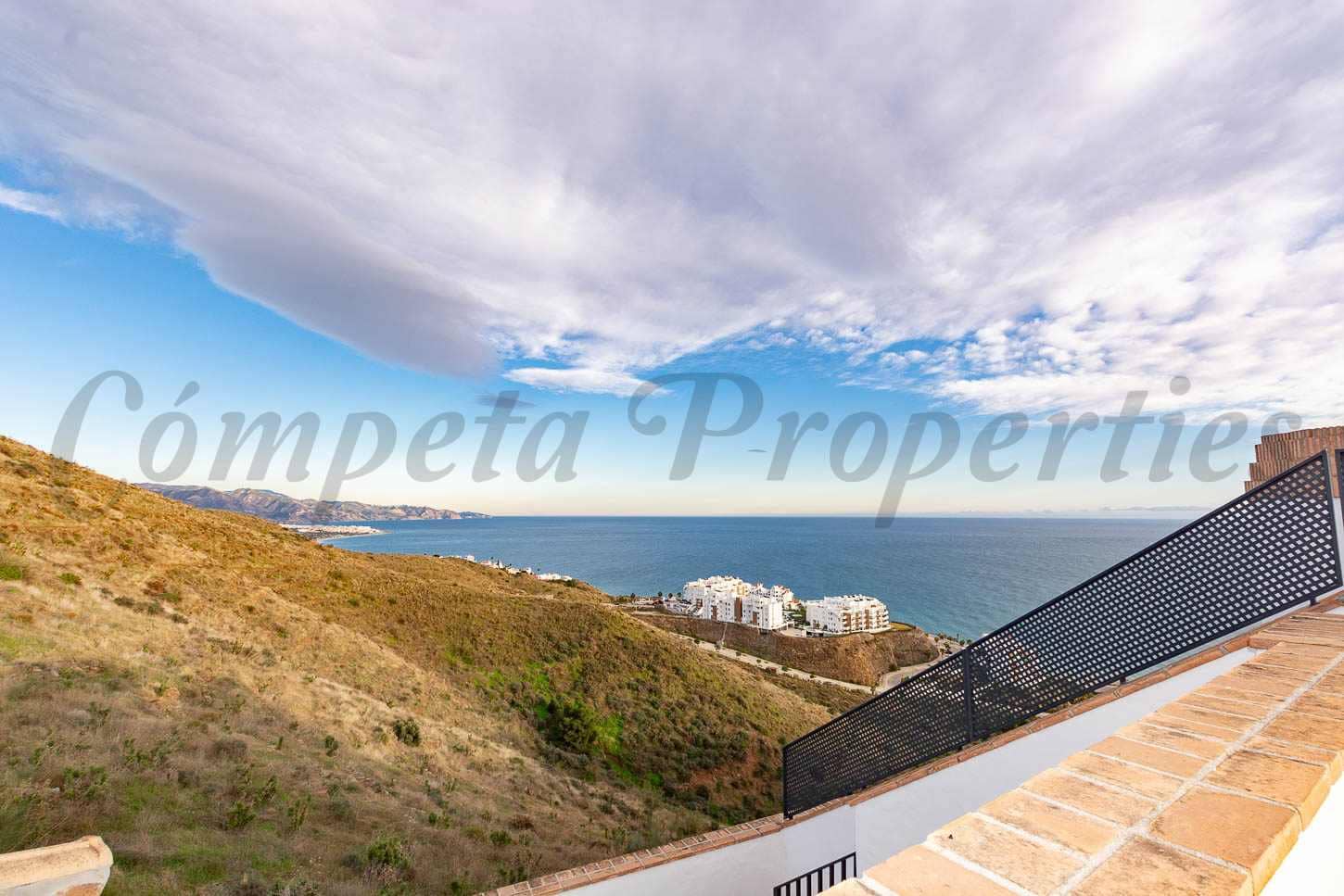 2 bedroom Terraced Villa for sale in Torrox-Costa - € 347,000 (Ref: 9534802)