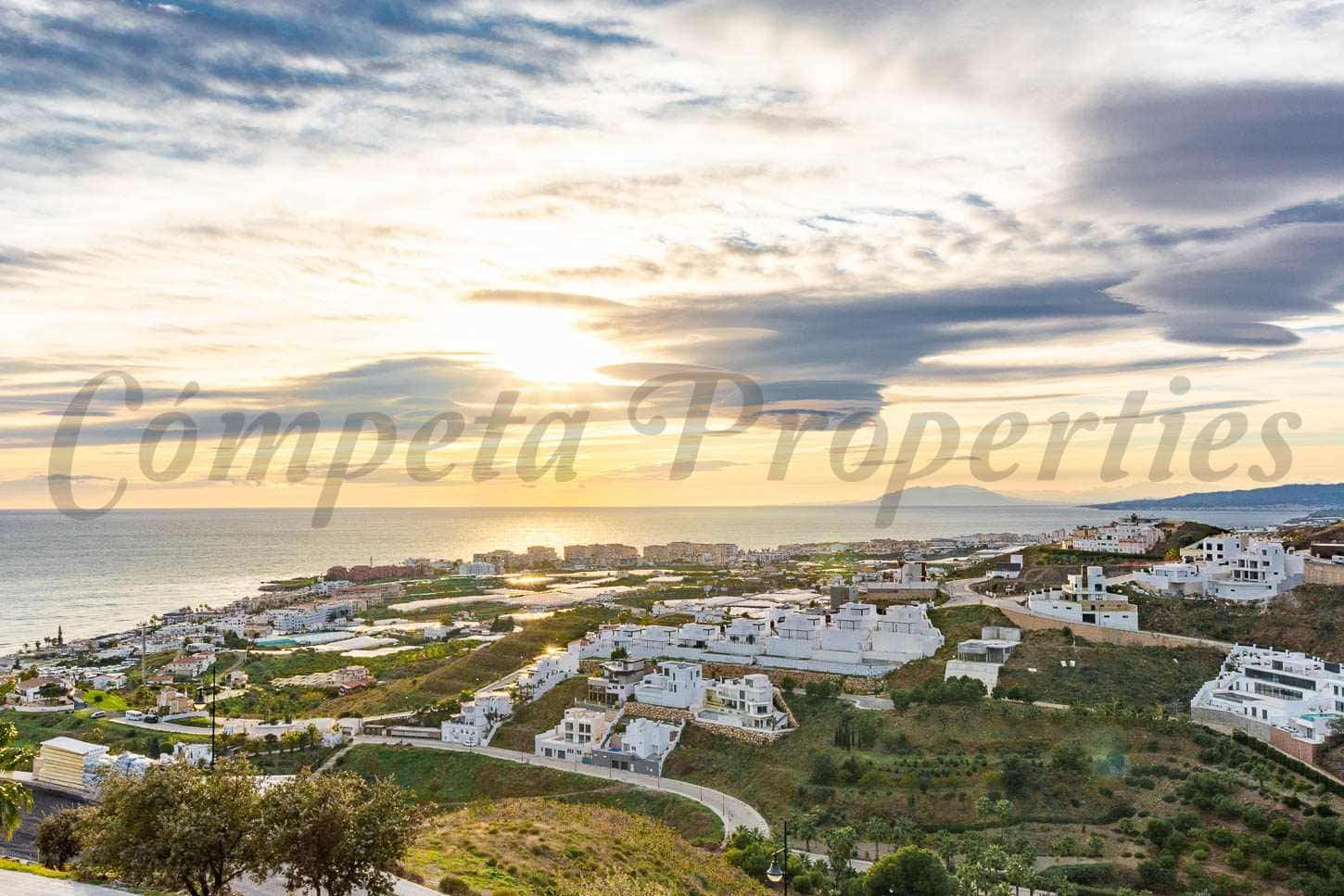 2 bedroom Terraced Villa for sale in Torrox-Costa - € 347,000 (Ref: 9534802)