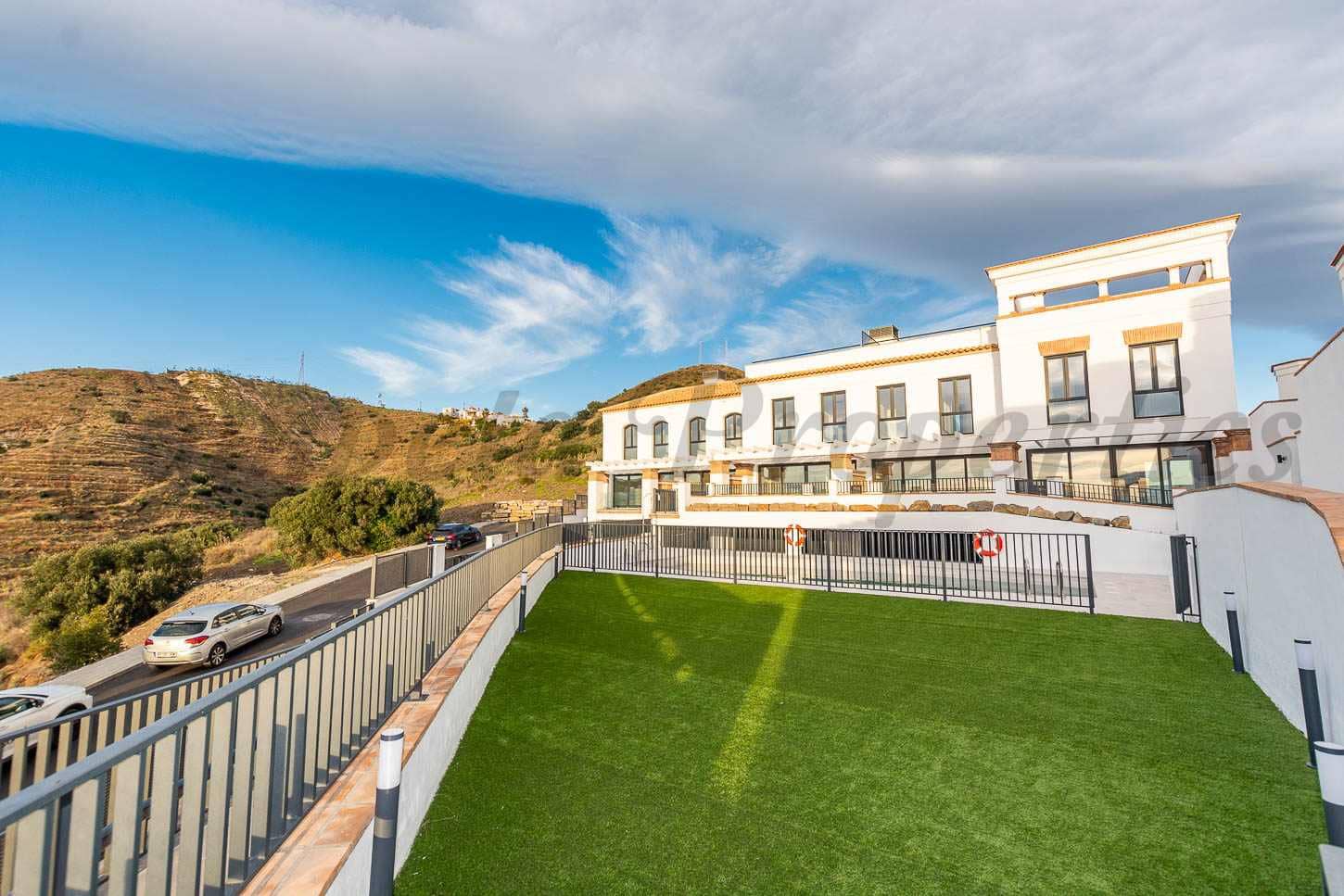 2 bedroom Terraced Villa for sale in Torrox-Costa with pool garage - € 349,000 (Ref: 9534820)