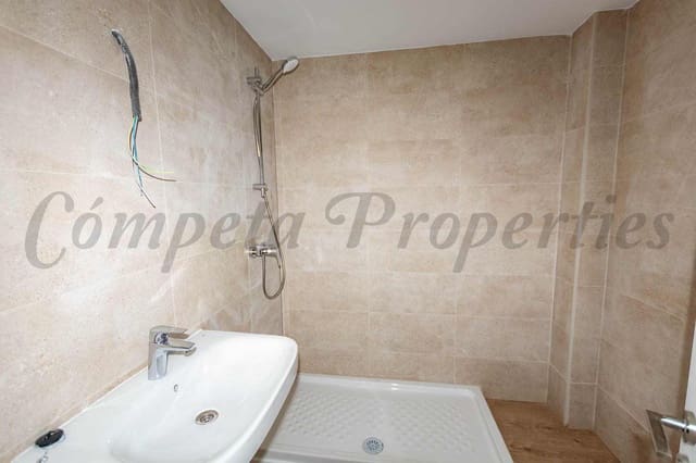 2 soveværelse Rækkehus til salg i Torrox-Costa, Torrox med swimmingpool garage - € 349.000 (Ref: 9534820)