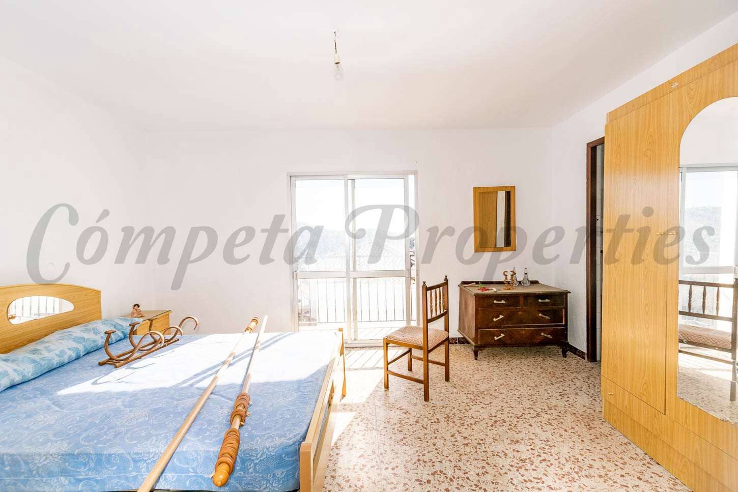 3 bedroom Townhouse for sale in Sayalonga - € 99,000 (Ref: 9535231)