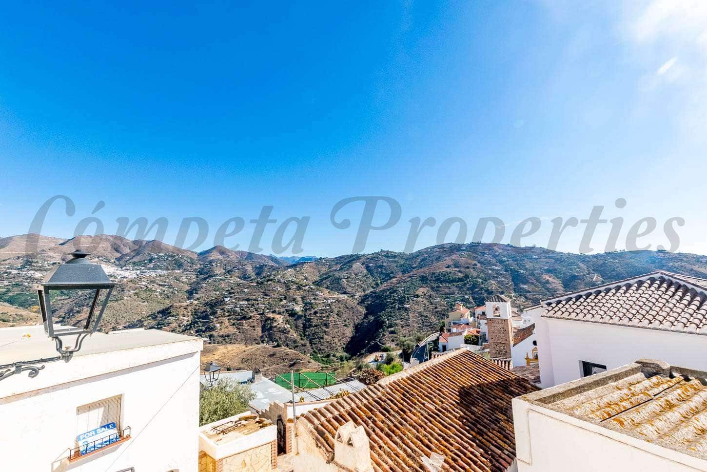3 bedroom Townhouse for sale in Sayalonga - € 99,000 (Ref: 9535231)