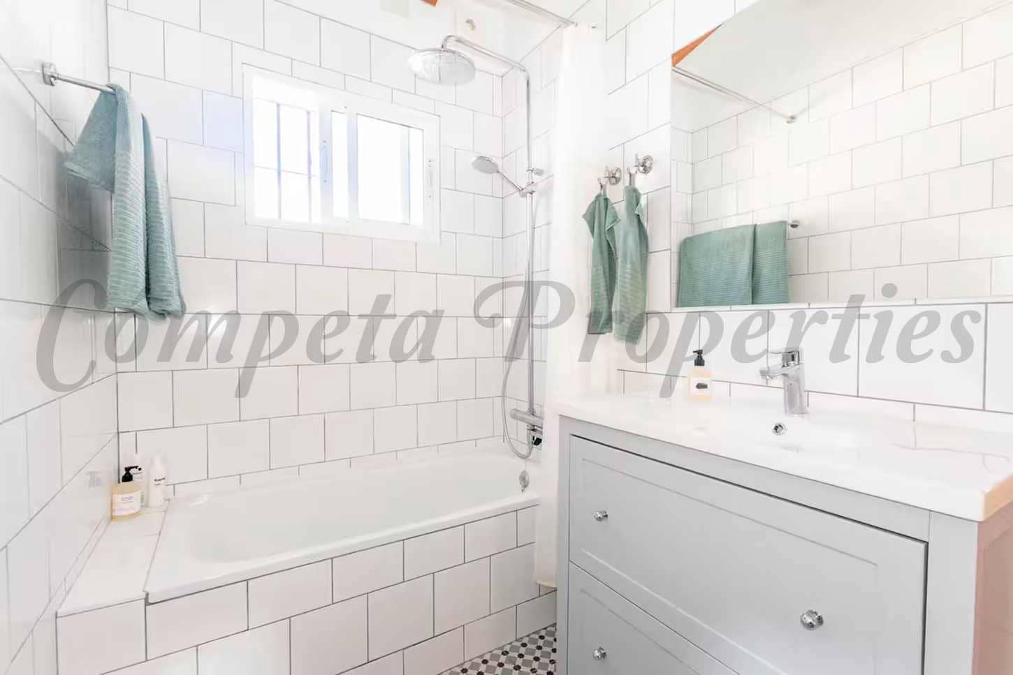 3 quarto Quinta/Casa Rural para arrendar em Torrox com piscina garagem - 2 500 € (Ref: 9536257)