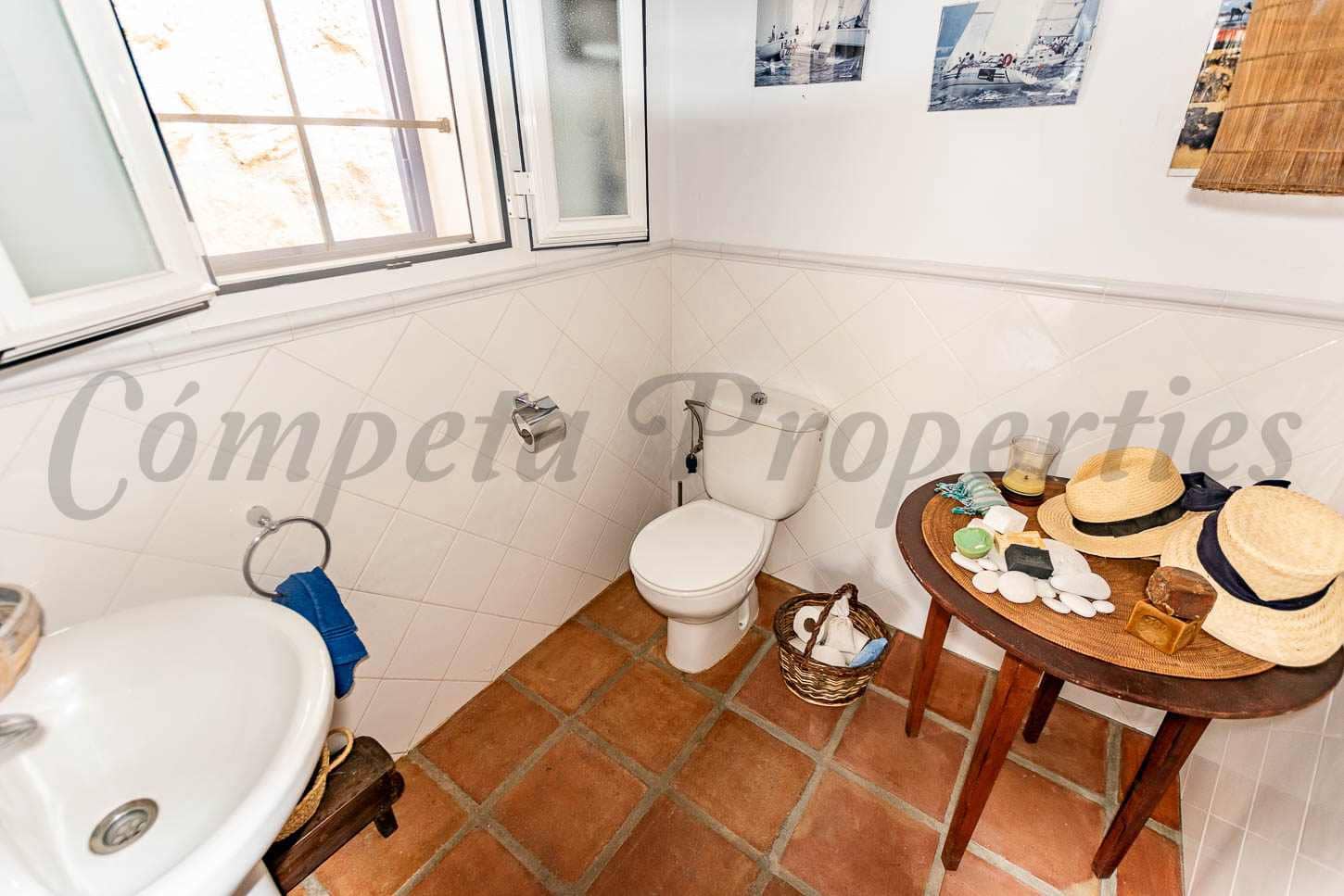 5 soveværelse Villa til salg i Competa med swimmingpool - € 875.000 (Ref: 9536268)