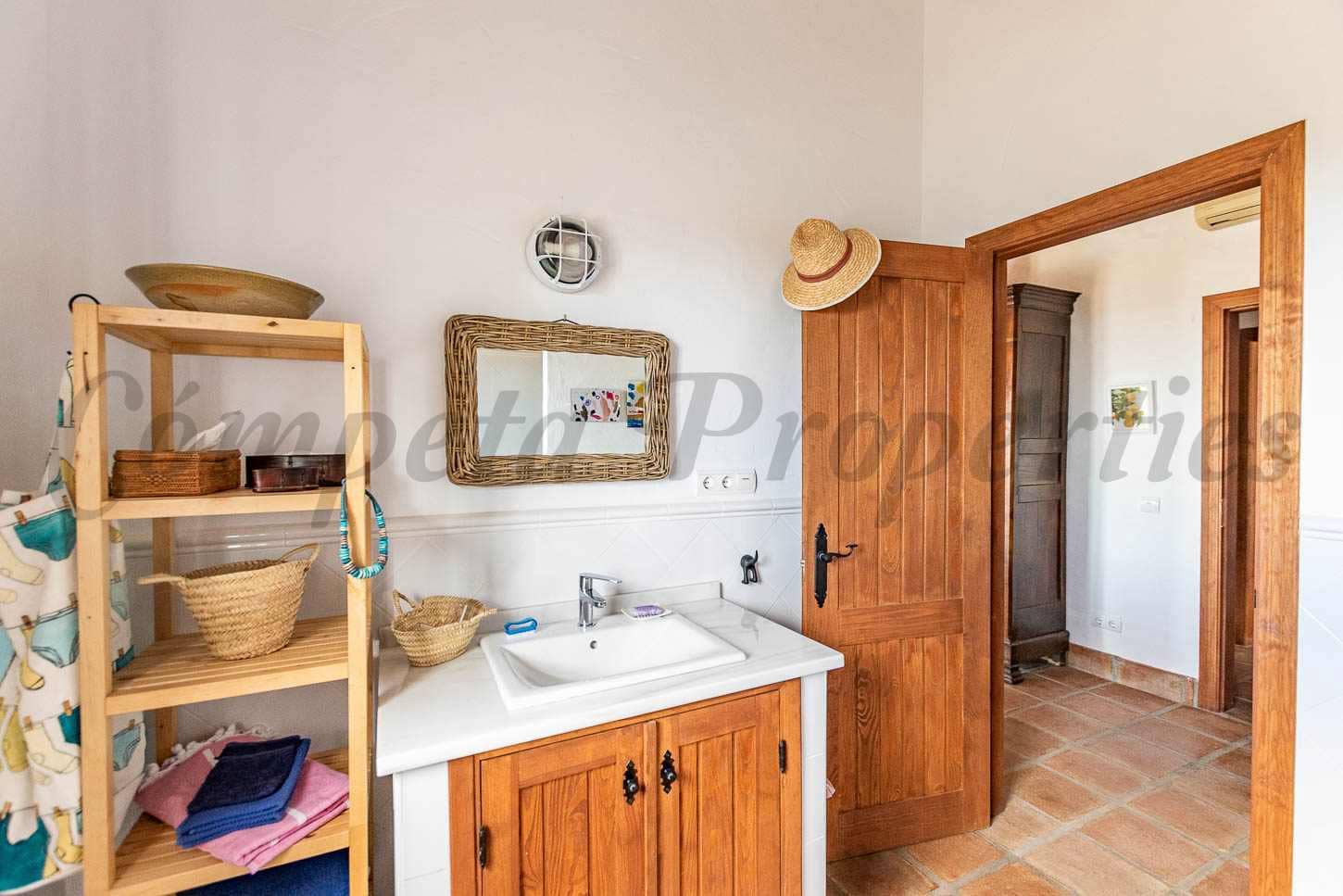 5 soveværelse Villa til salg i Competa med swimmingpool - € 875.000 (Ref: 9536268)