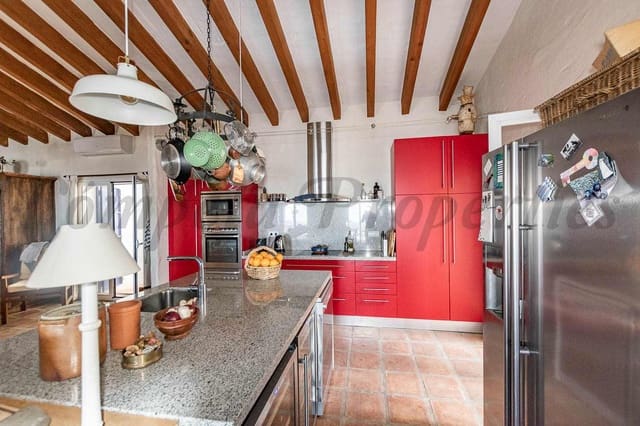 5 soveværelse Villa til salg i Cómpeta med swimmingpool - € 875.000 (Ref: 9536268)