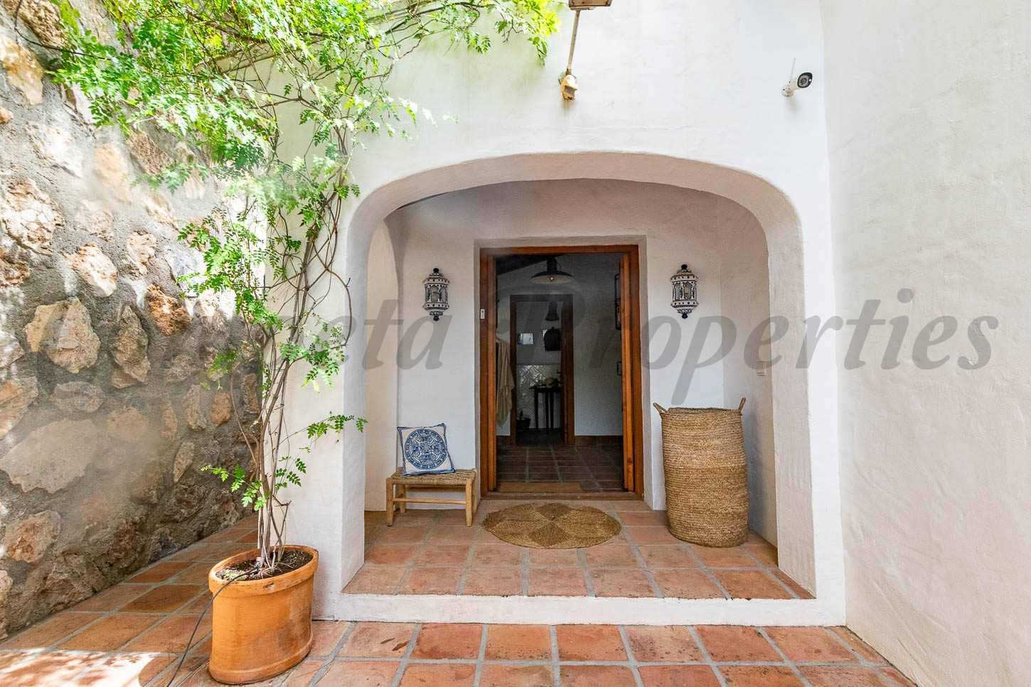 5 soveværelse Villa til salg i Competa med swimmingpool - € 875.000 (Ref: 9536268)