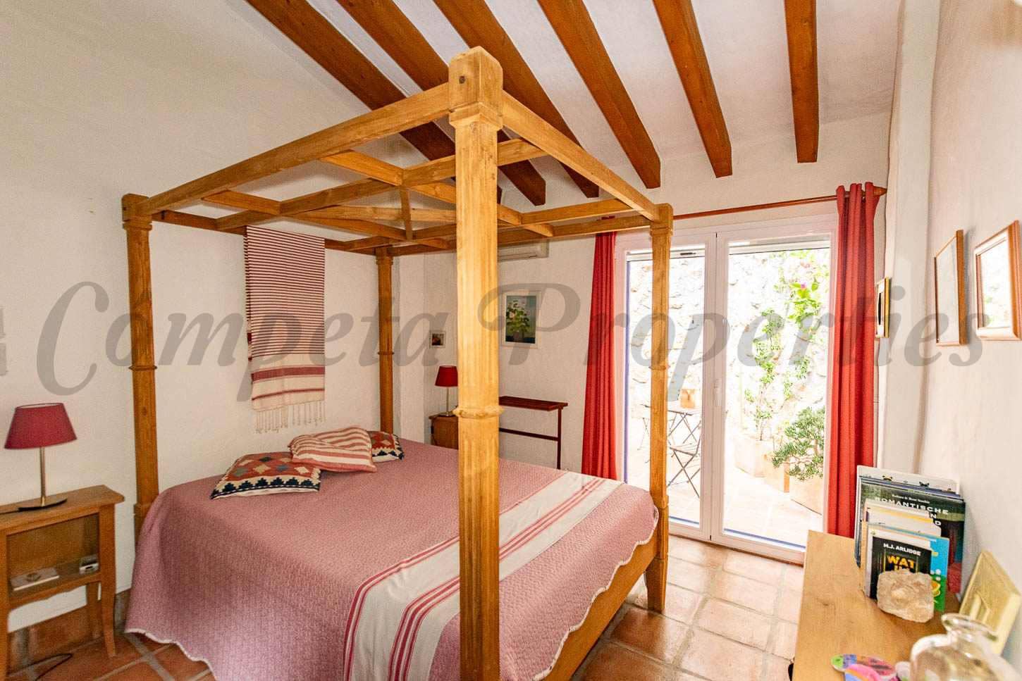 5 soveværelse Villa til salg i Competa med swimmingpool - € 875.000 (Ref: 9536268)