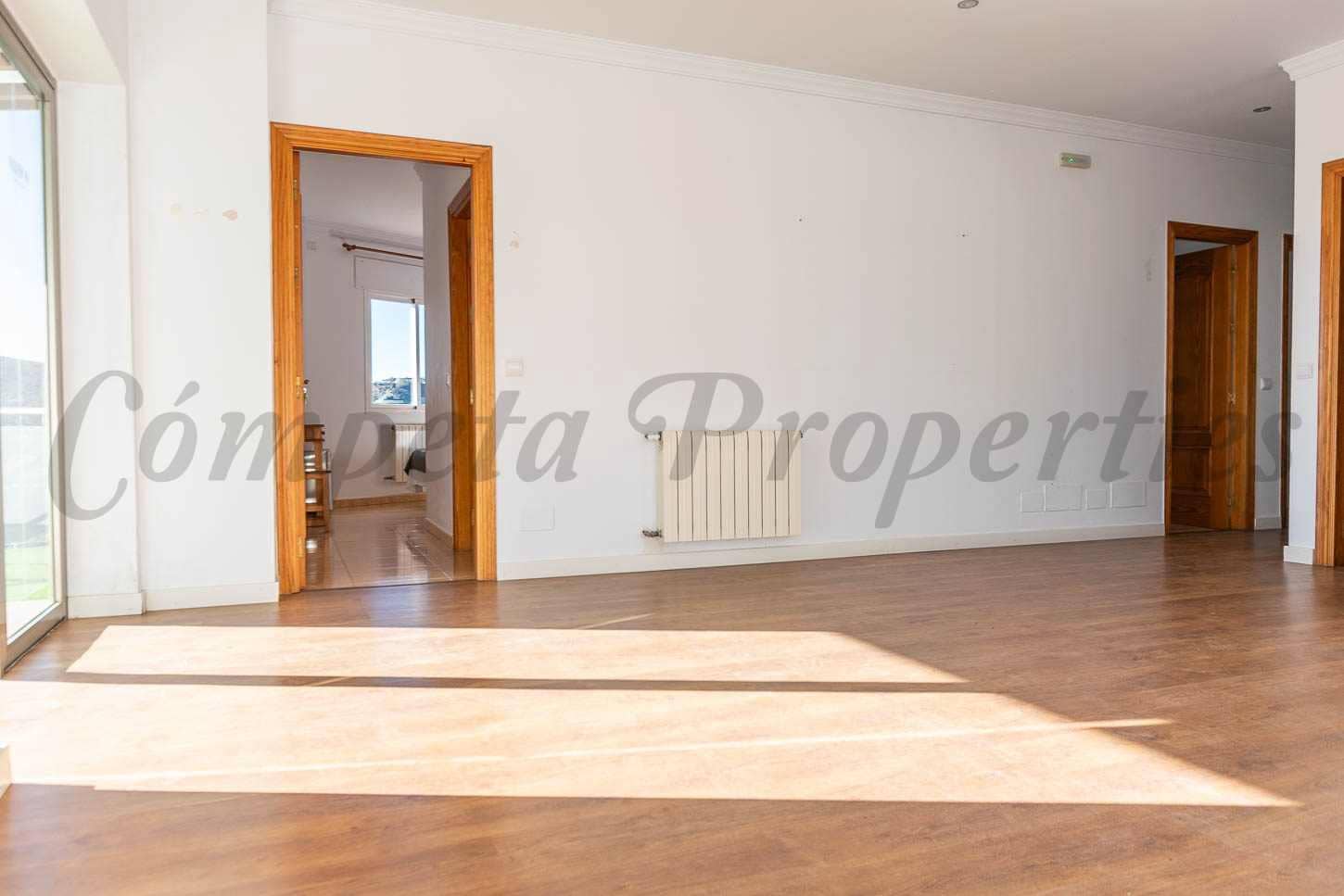 12 soveværelse Hotel til salg i Canillas de Albaida med swimmingpool - € 750.000 (Ref: 9536319)