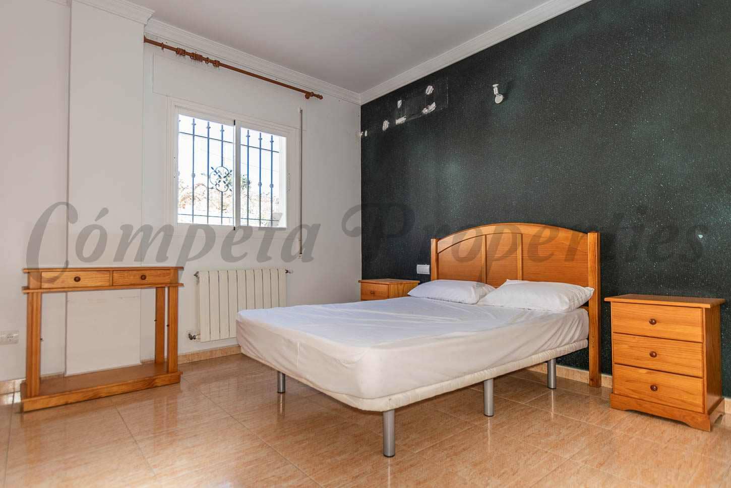 12 soveværelse Hotel til salg i Canillas de Albaida med swimmingpool - € 750.000 (Ref: 9536319)