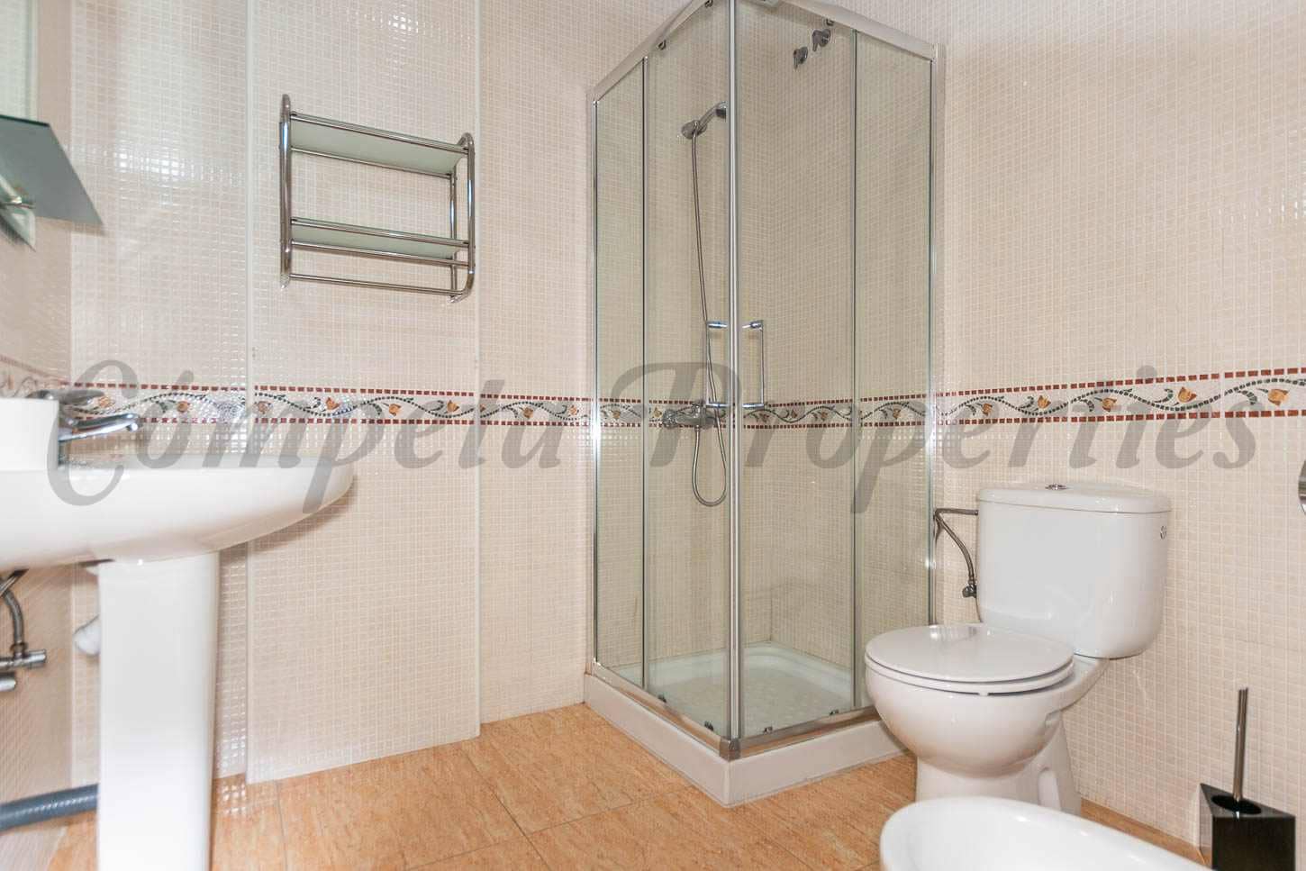 12 soveværelse Hotel til salg i Canillas de Albaida med swimmingpool - € 750.000 (Ref: 9536319)