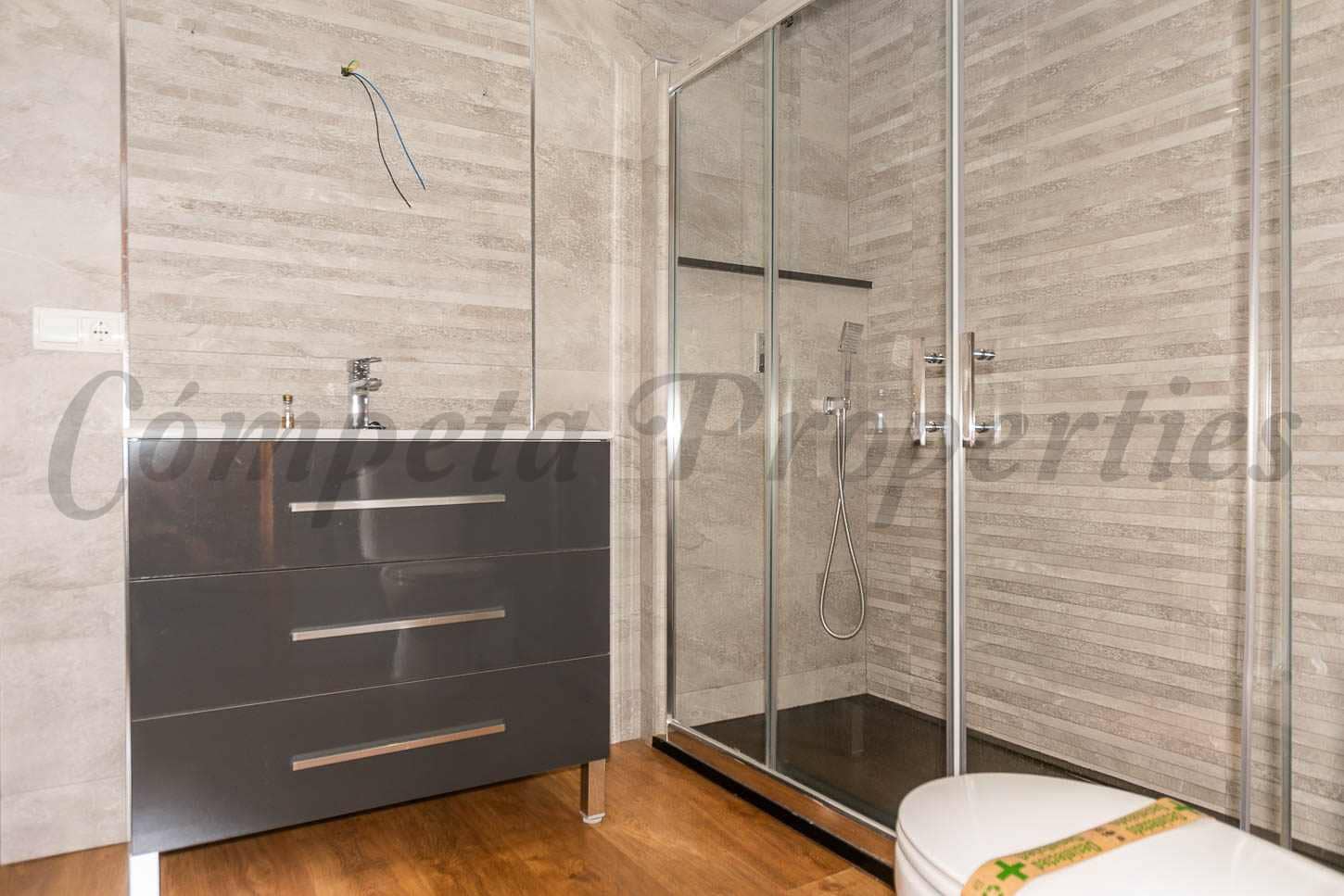 12 soveværelse Hotel til leje i Canillas de Albaida med swimmingpool - € 1.100 (Ref: 9537825)