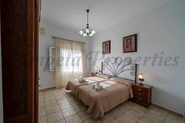 3 quarto Quinta/Casa Rural para arrendar em Torrox com garagem - 1 100 € (Ref: 9542088)