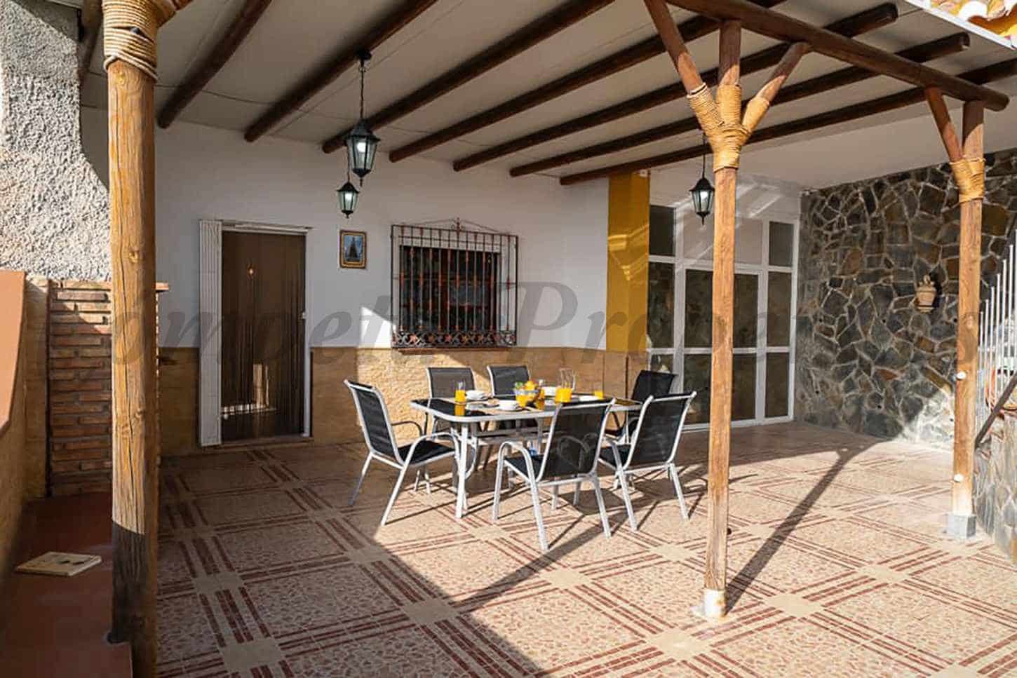 3 makuuhuone Maalaistalo vuokrattavana paikassa Torrox mukana 
autotalli - 1 100 € (Ref: 9542088)