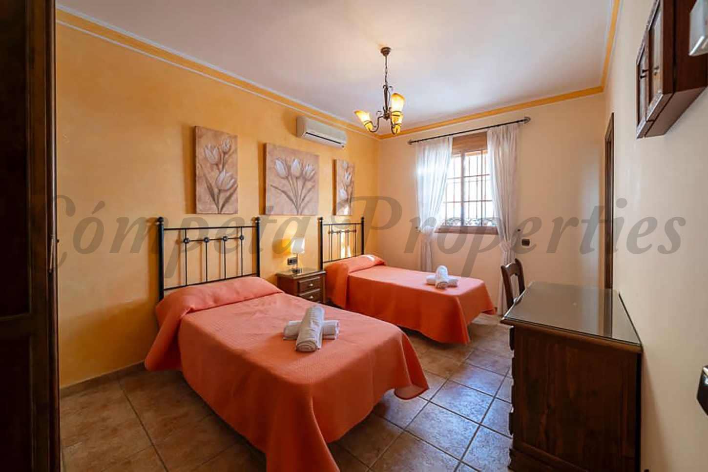 4 camera da letto Finca/Casa di Campagna da affittare in Torrox con piscina garage - 1.700 € (Rif: 9542101)