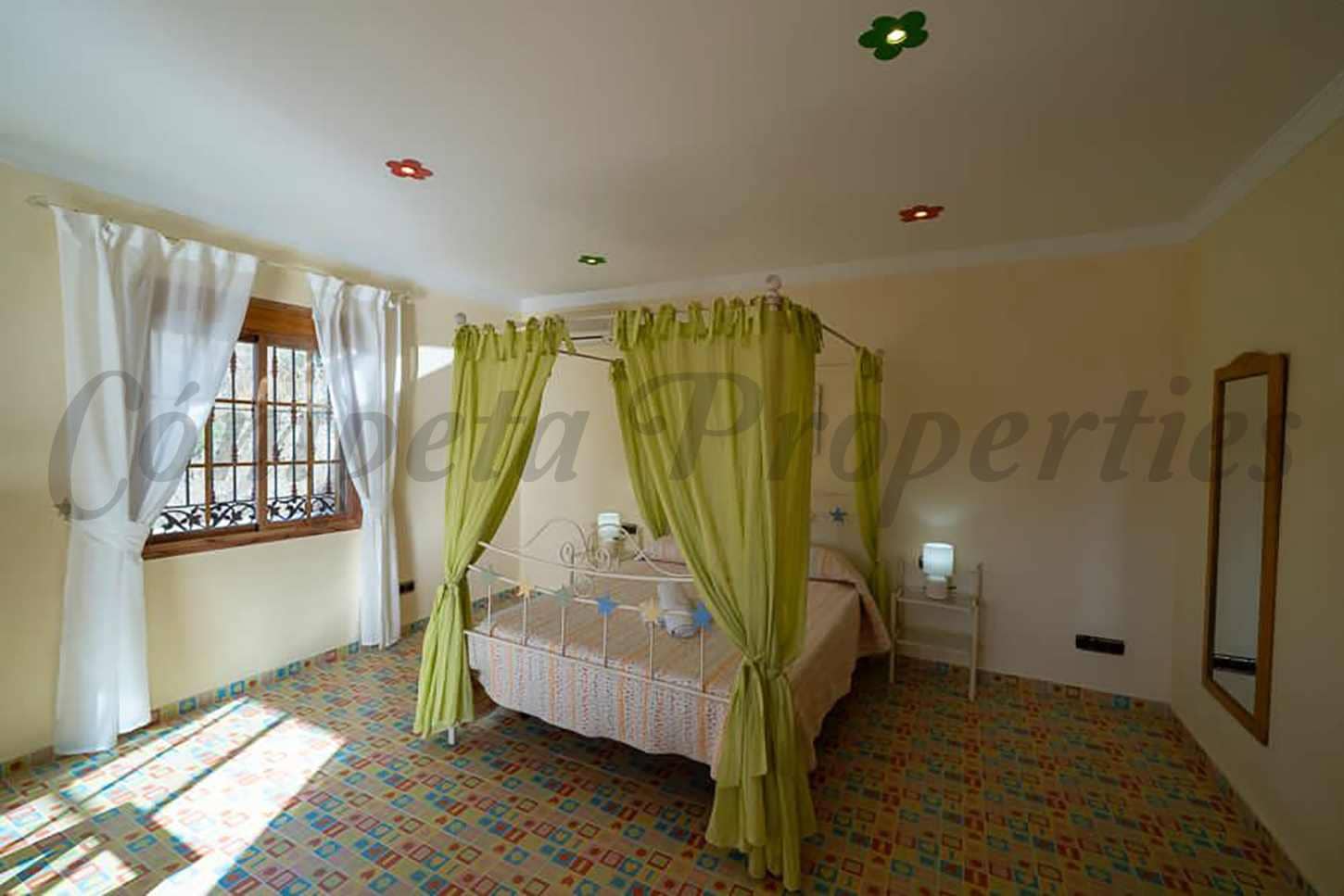 4 camera da letto Finca/Casa di Campagna da affittare in Torrox con piscina garage - 1.700 € (Rif: 9542101)