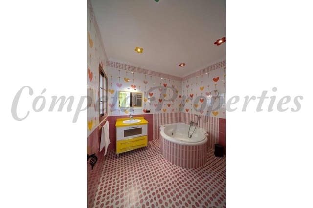 4 camera da letto Finca/Casa di Campagna da affittare in Torrox con piscina garage - 1.700 € (Rif: 9542101)