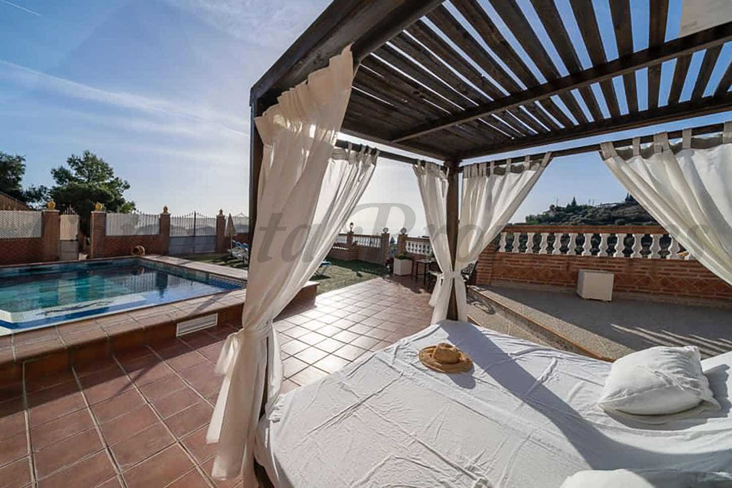 4 camera da letto Finca/Casa di Campagna da affittare in Torrox con piscina garage - 1.700 € (Rif: 9542101)