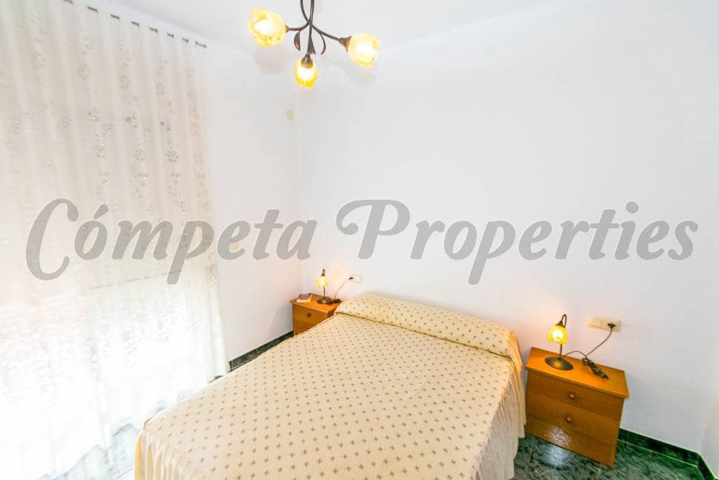 3 soveværelse Byhus til leje i Torrox - € 700 (Ref: 9558803)