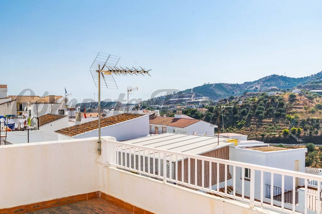 3 soveværelse Byhus til leje i Torrox - € 700 (Ref: 9558803)