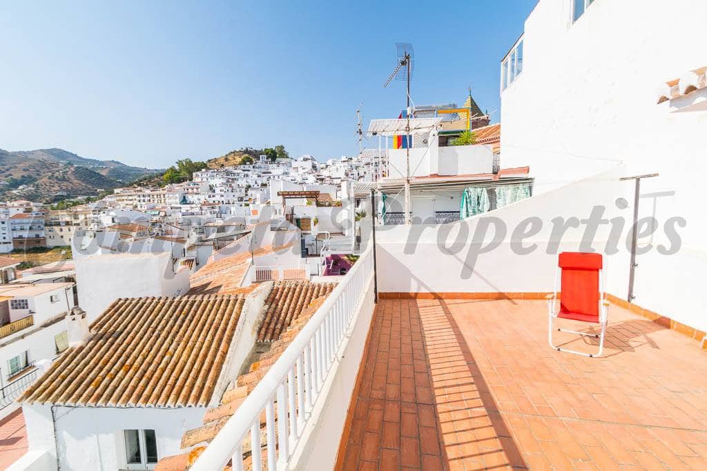 3 soveværelse Byhus til leje i Torrox - € 700 (Ref: 9558803)