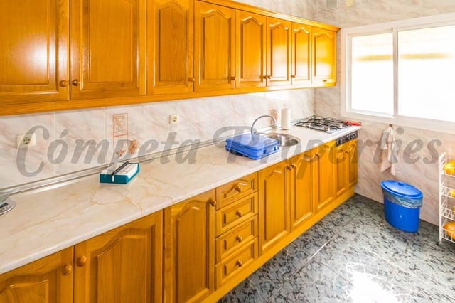 3 soveværelse Byhus til leje i Torrox - € 700 (Ref: 9558803)