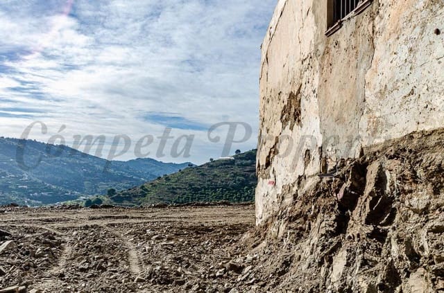 Finca/Landehus til salg i Cómpeta - € 212.000 (Ref: 9572210)