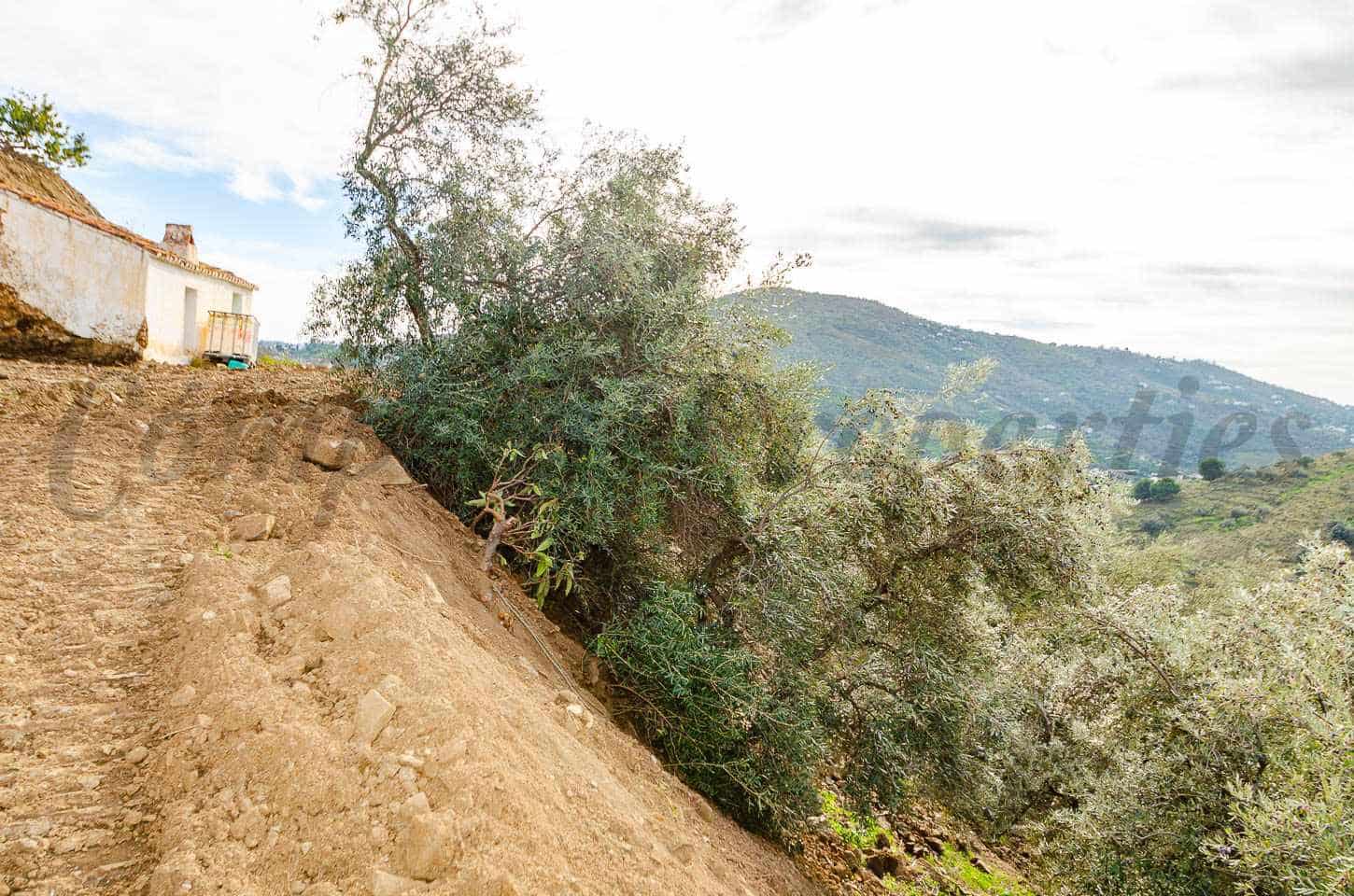 Finca/Landehus til salg i Competa - € 110.000 (Ref: 9572277)