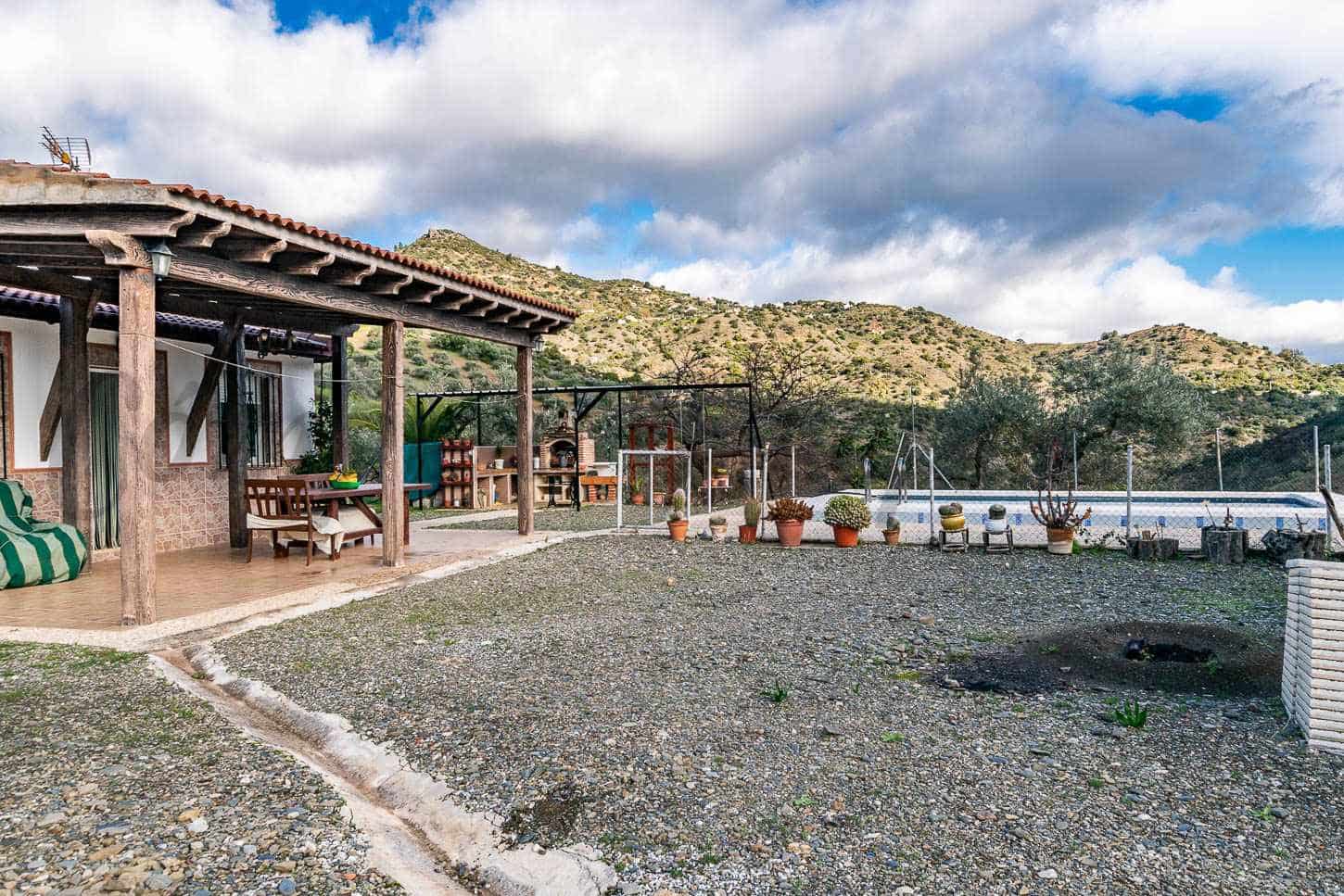 5 sovrum Villa till salu i Comares med pool - 295 000 € (Ref: 9575035)