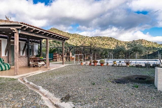 5 sovrum Villa till salu i Comares med pool - 295 000 € (Ref: 9575035)