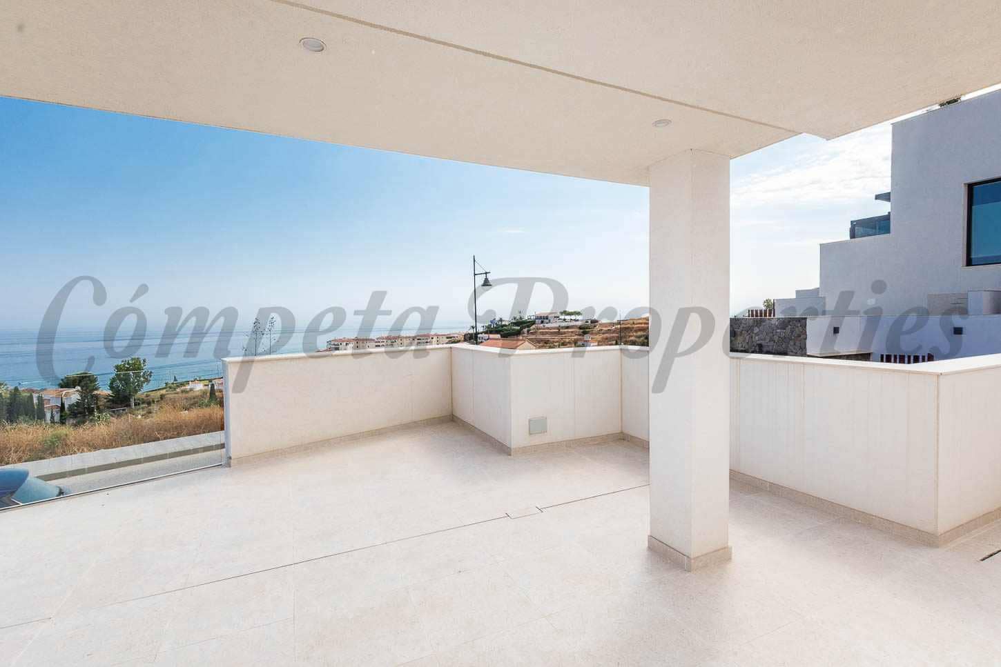 3 makuuhuone Rivitalo myytävänä paikassa Torrox-Costa mukana uima-altaan 
autotalli - 565 000 € (Ref: 9580363)