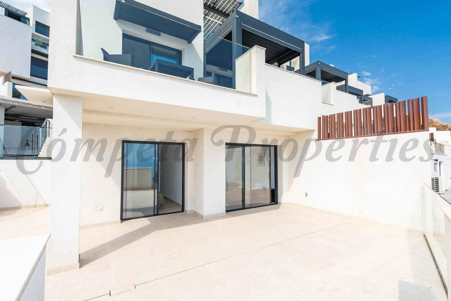 3 makuuhuone Rivitalo myytävänä paikassa Torrox-Costa mukana uima-altaan 
autotalli - 565 000 € (Ref: 9580363)