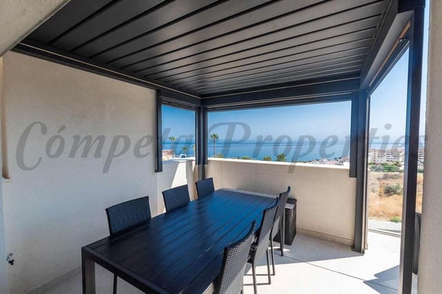 3 slaapkamer Rijtjeshuis te koop in Torrox-Costa, Torrox met zwembad garage - € 565.000 (Ref: 9580363)