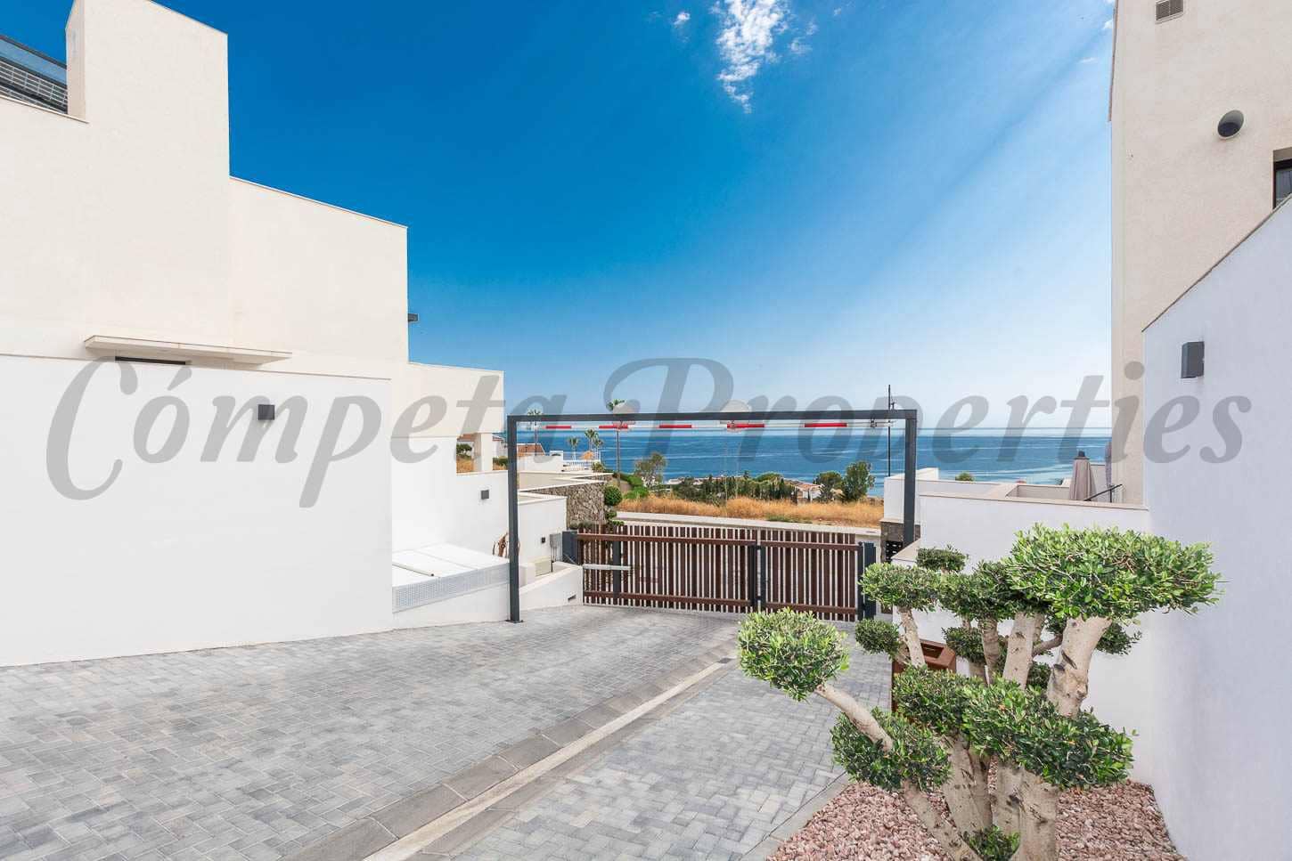 3 makuuhuone Rivitalo myytävänä paikassa Torrox-Costa mukana uima-altaan 
autotalli - 565 000 € (Ref: 9580363)