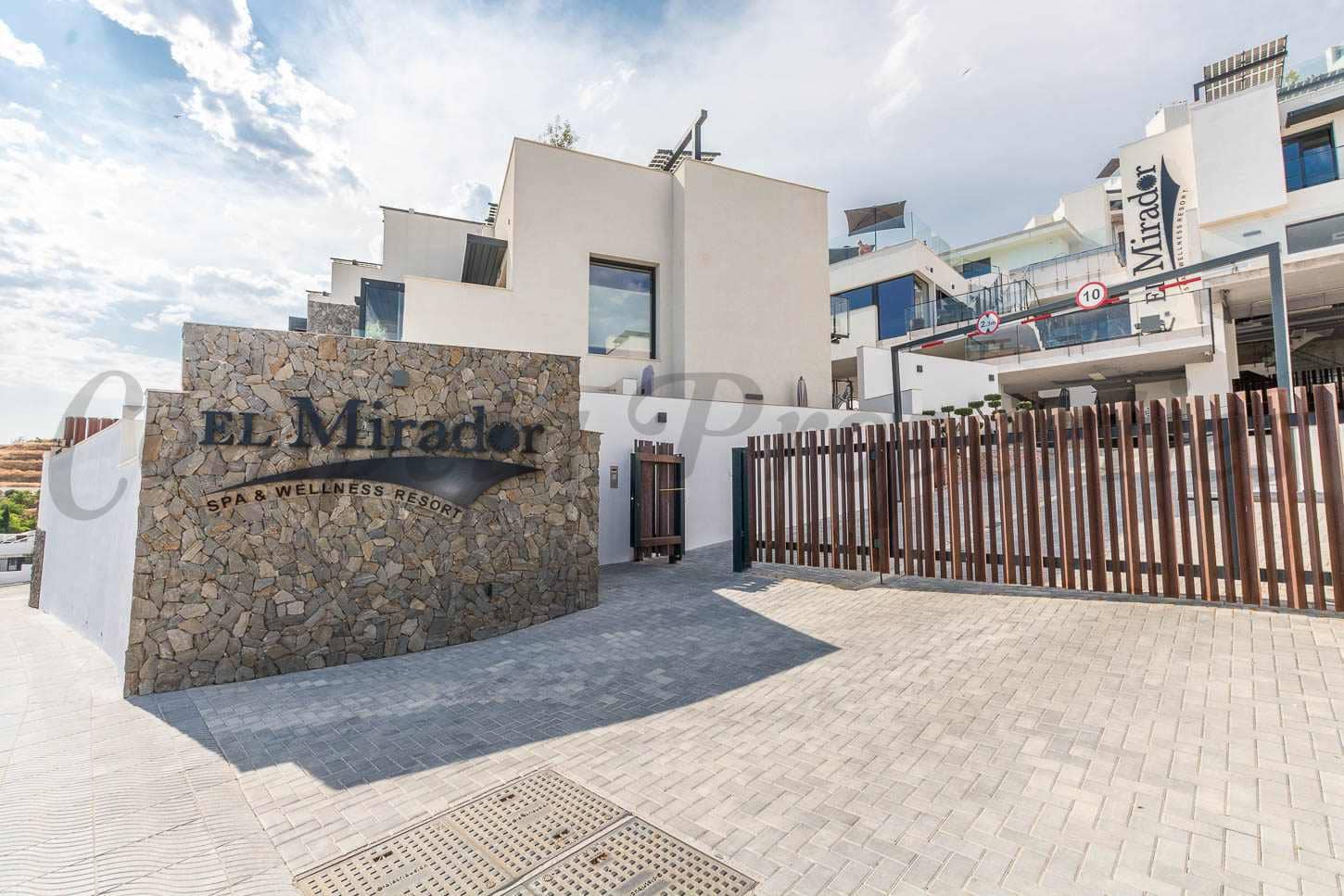 3 makuuhuone Rivitalo myytävänä paikassa Torrox-Costa mukana uima-altaan 
autotalli - 565 000 € (Ref: 9580363)