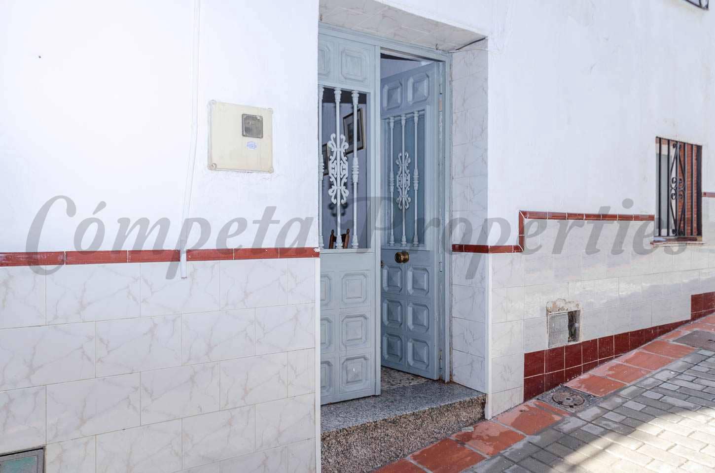 2 makuuhuone Omakotitalo myytävänä paikassa Torrox - 115 000 € (Ref: 9583478)