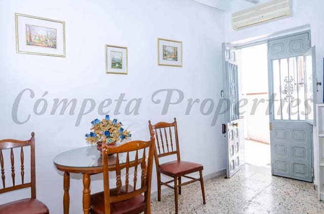 2 makuuhuone Omakotitalo myytävänä paikassa Torrox - 115 000 € (Ref: 9583478)