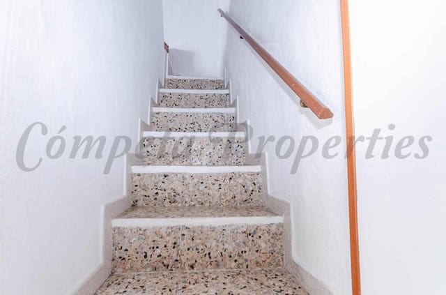 2 makuuhuone Omakotitalo myytävänä paikassa Torrox - 115 000 € (Ref: 9583478)