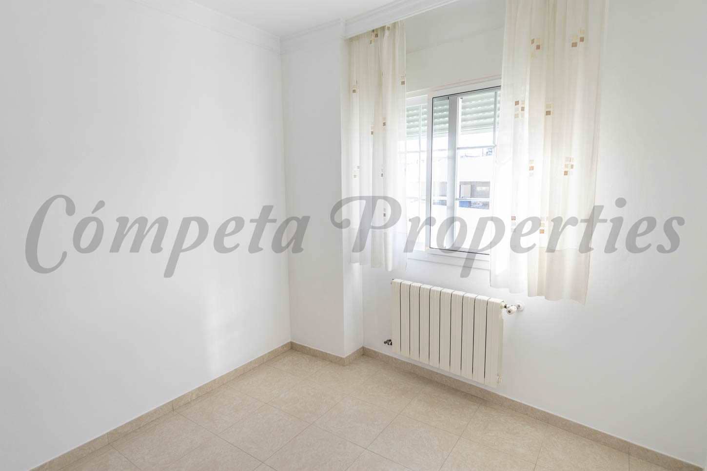 4 soveværelse Lejlighed til leje i Competa - € 1.100 (Ref: 9606790)