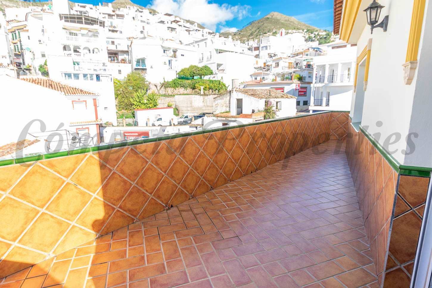 4 soveværelse Lejlighed til leje i Competa - € 1.100 (Ref: 9606790)