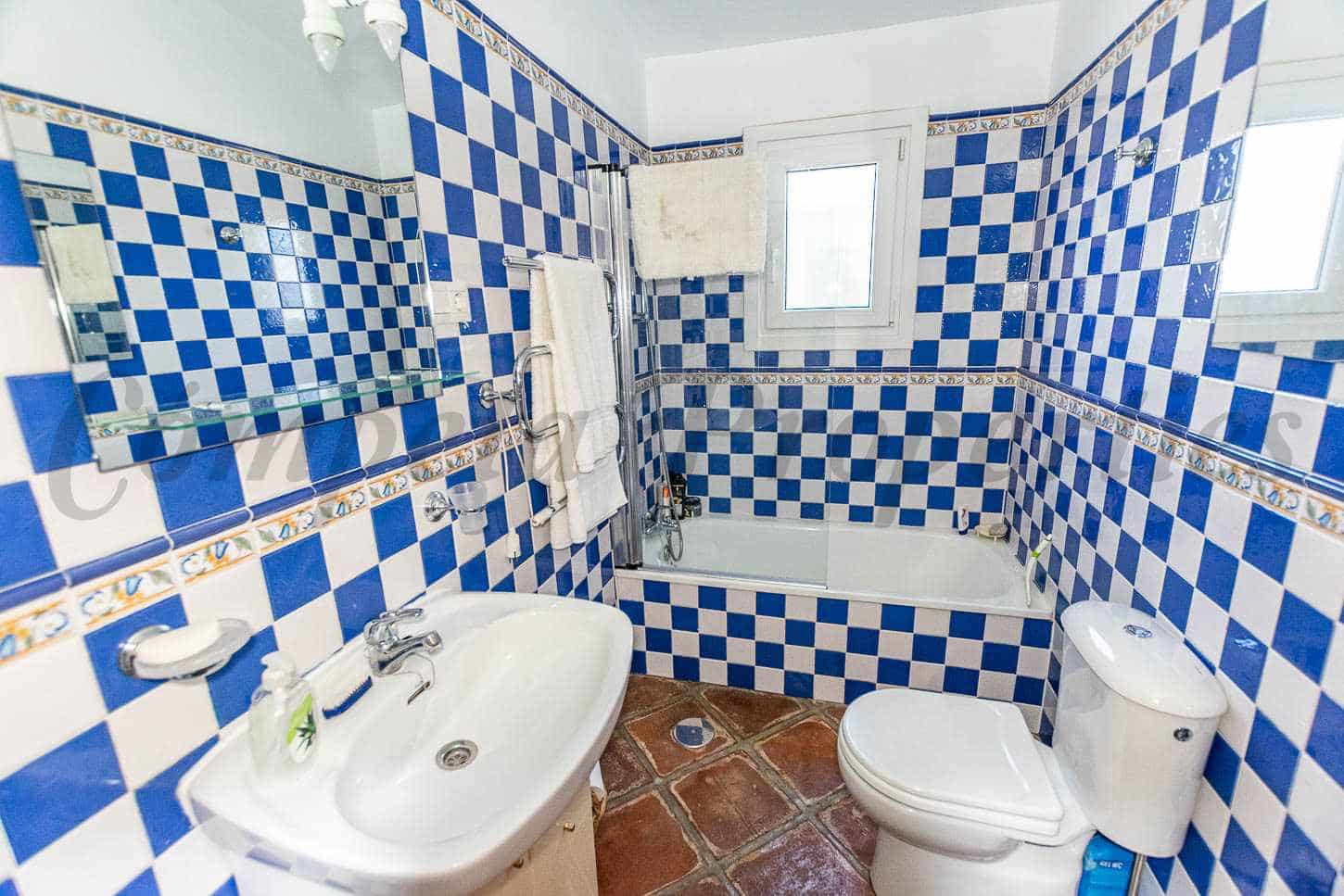 3 bedroom Villa for sale in Competa with pool - € 435,000 (Ref: 9609499)