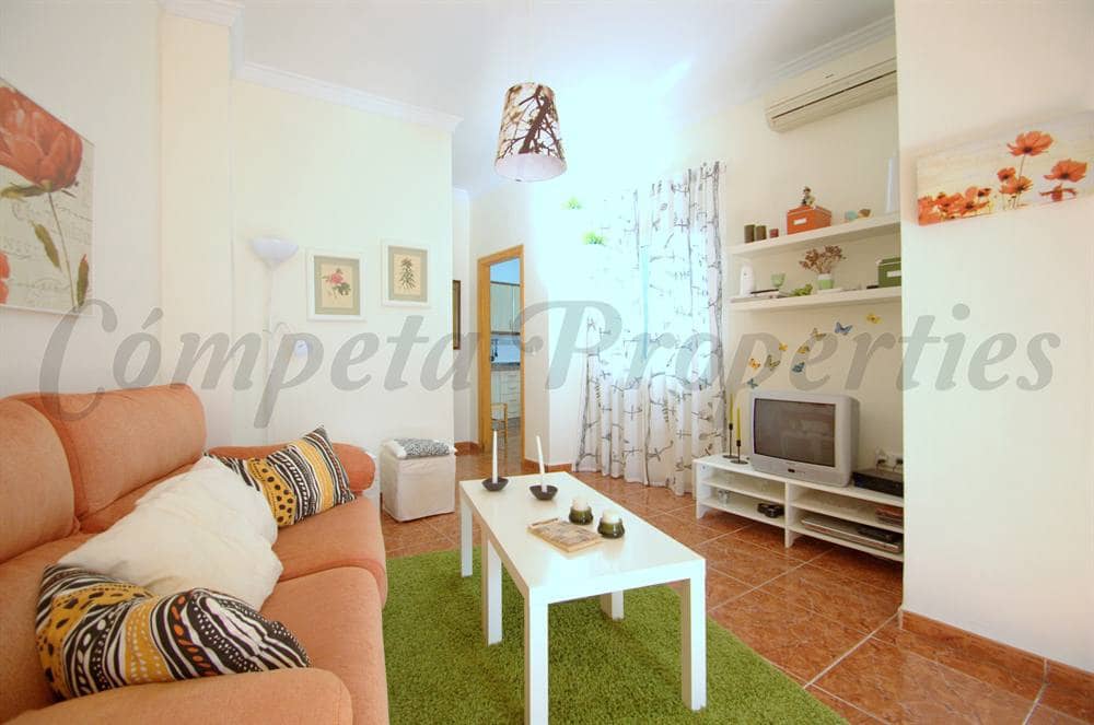 Casa de 3 habitaciones en Torrox en alquiler - 750 € (Ref: 9610200)