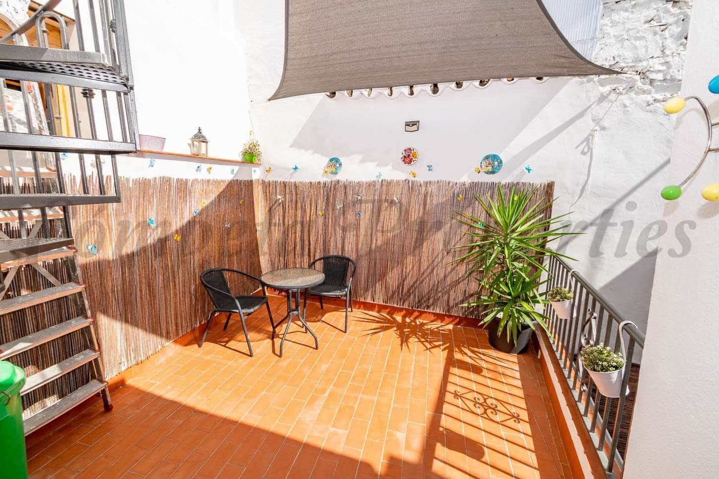 Casa de 3 habitaciones en Torrox en alquiler - 750 € (Ref: 9610200)