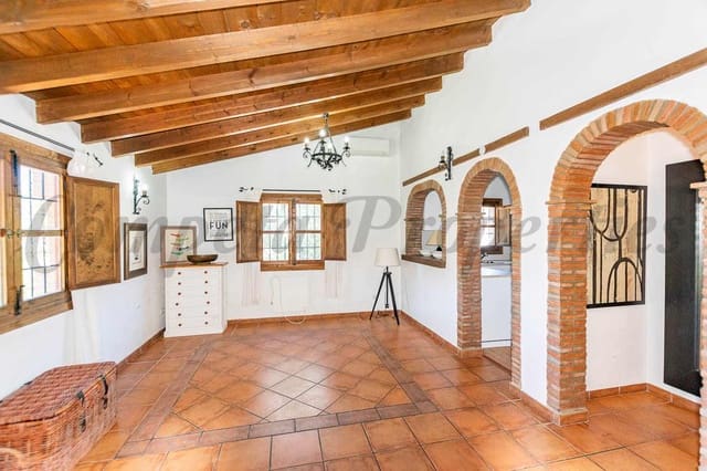 3 bedroom Finca/Country House for sale in Cómpeta with pool garage - € 435,000 (Ref: 9618630)