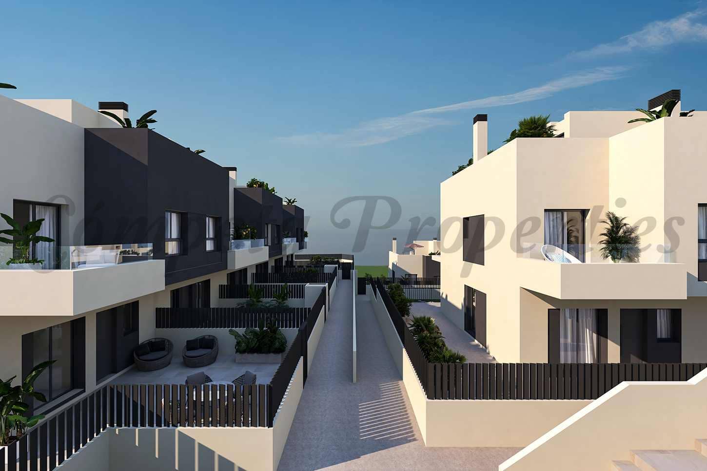 4 sypialnia Dom szeregowy na sprzedaż w Torre del Mar z basenem garażem - 693 000 € (Ref: 9628358)