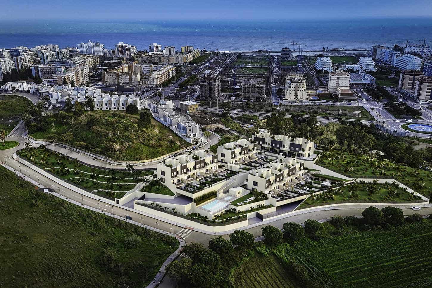 4 sypialnia Dom szeregowy na sprzedaż w Torre del Mar z basenem garażem - 693 000 € (Ref: 9628358)