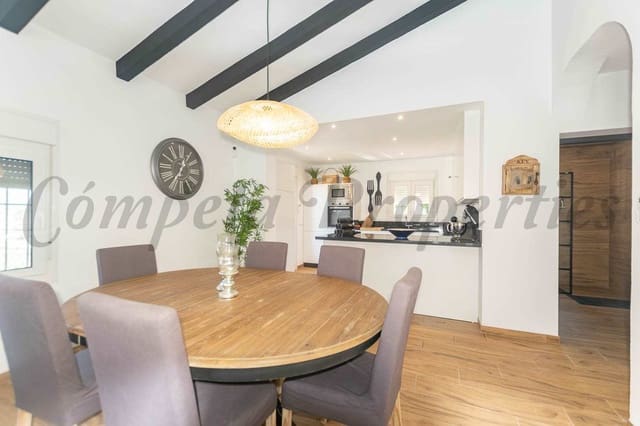 6 makuuhuone Maalaistalo myytävänä paikassa Torrox mukana uima-altaan 
autotalli - 770 000 € (Ref: 9629204)