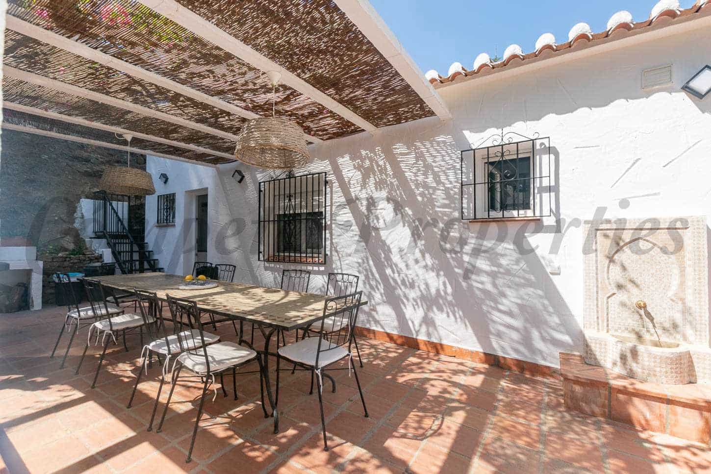 6 soverom Finca/Herregård til salgs i Torrox med svømmebasseng garasje - € 770 000 (Ref: 9629204)