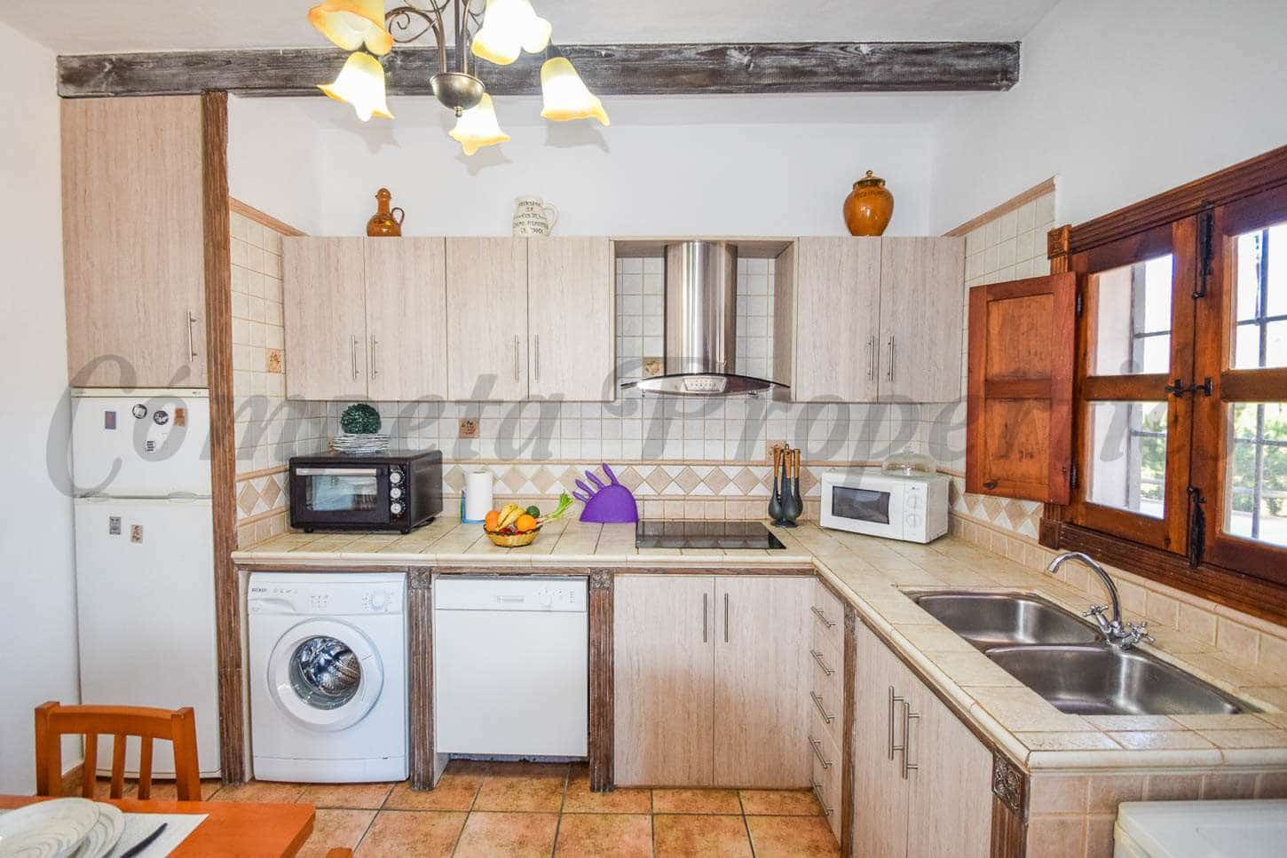 2 bedroom Finca/Country House for rent in Torrox with pool garage - € 950 (Ref: 9632637)